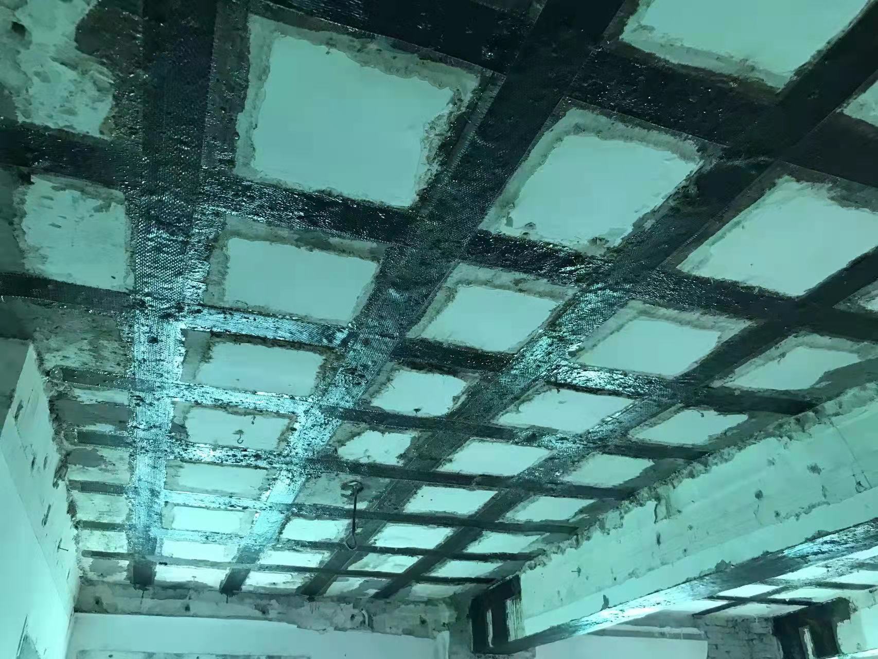 浩口原种场粘碳纤维布施工工艺